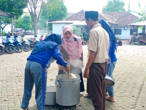 Kolaborasi PMR dan Tata Boga # Dapur Umum